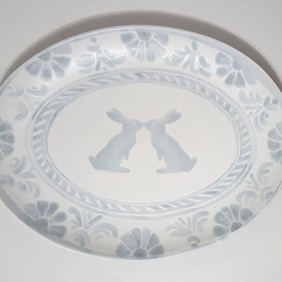 NEW RARE Pottery Barn Chambray Tile Bunny Handcrafted Serving Platter 14" NIB - Picture 2 of 4